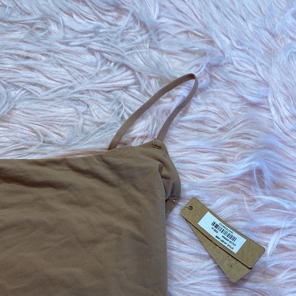 NWT Skims Fit Everybody Cami Bodysuit Sienna - Picture 4 of 12